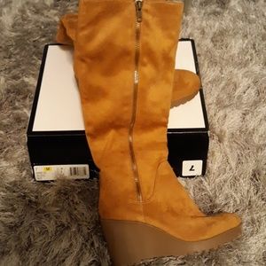 New wedge heel suede boots